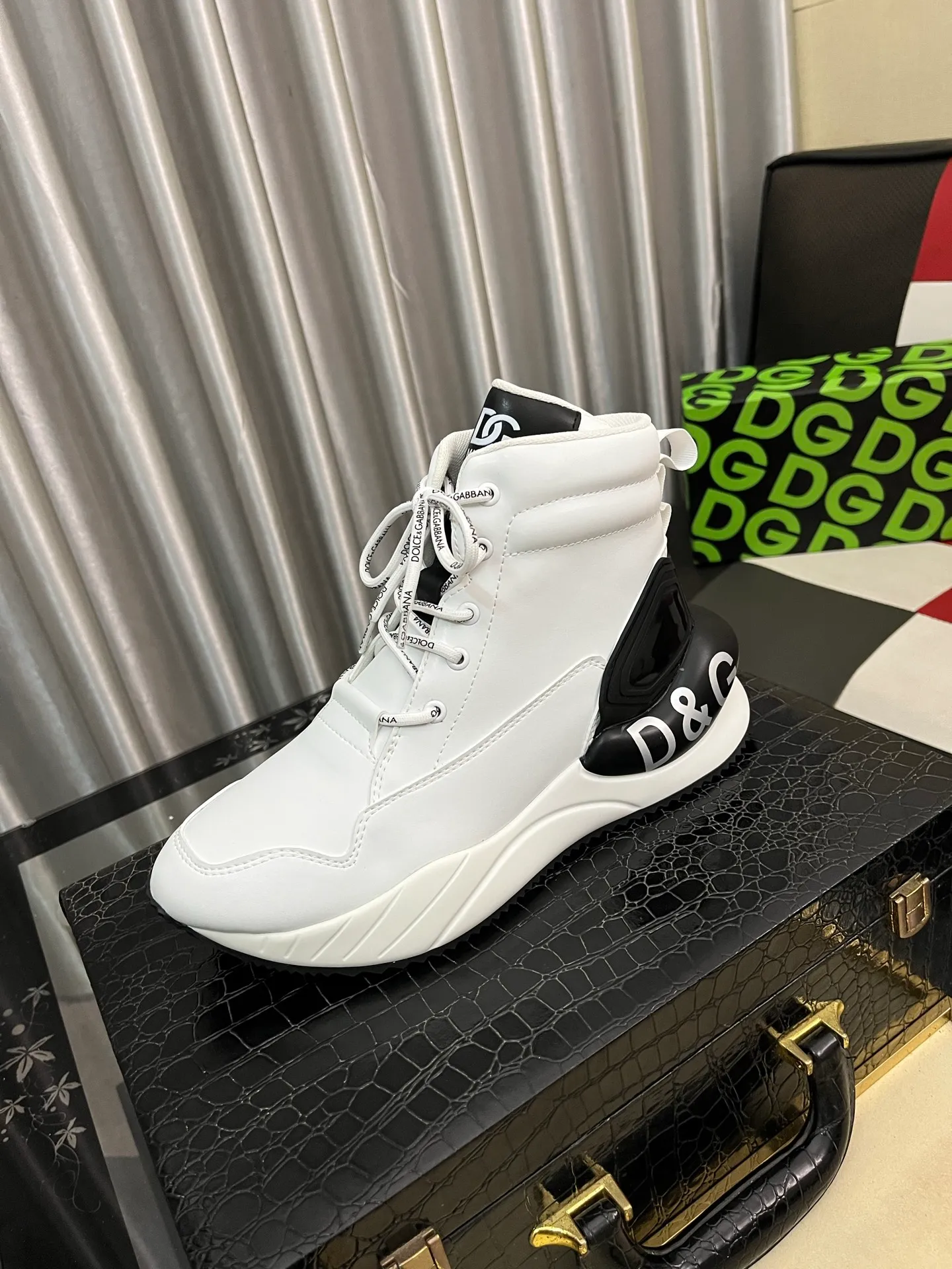 Men's men's shoes💰520⌚️⌚️【DG～】couple casual shoes 2025z cabinet sales simultaneously 🔶Size: 36-44 #️⃣ 🔷1 color🔜The upper is made of multi-material splicing➕Mesh lining, comfortable and breathable, sole: original comfortable and wear-resistant outsole, ⚠️real thing📱photographed🎬real thing is better📢📢📢